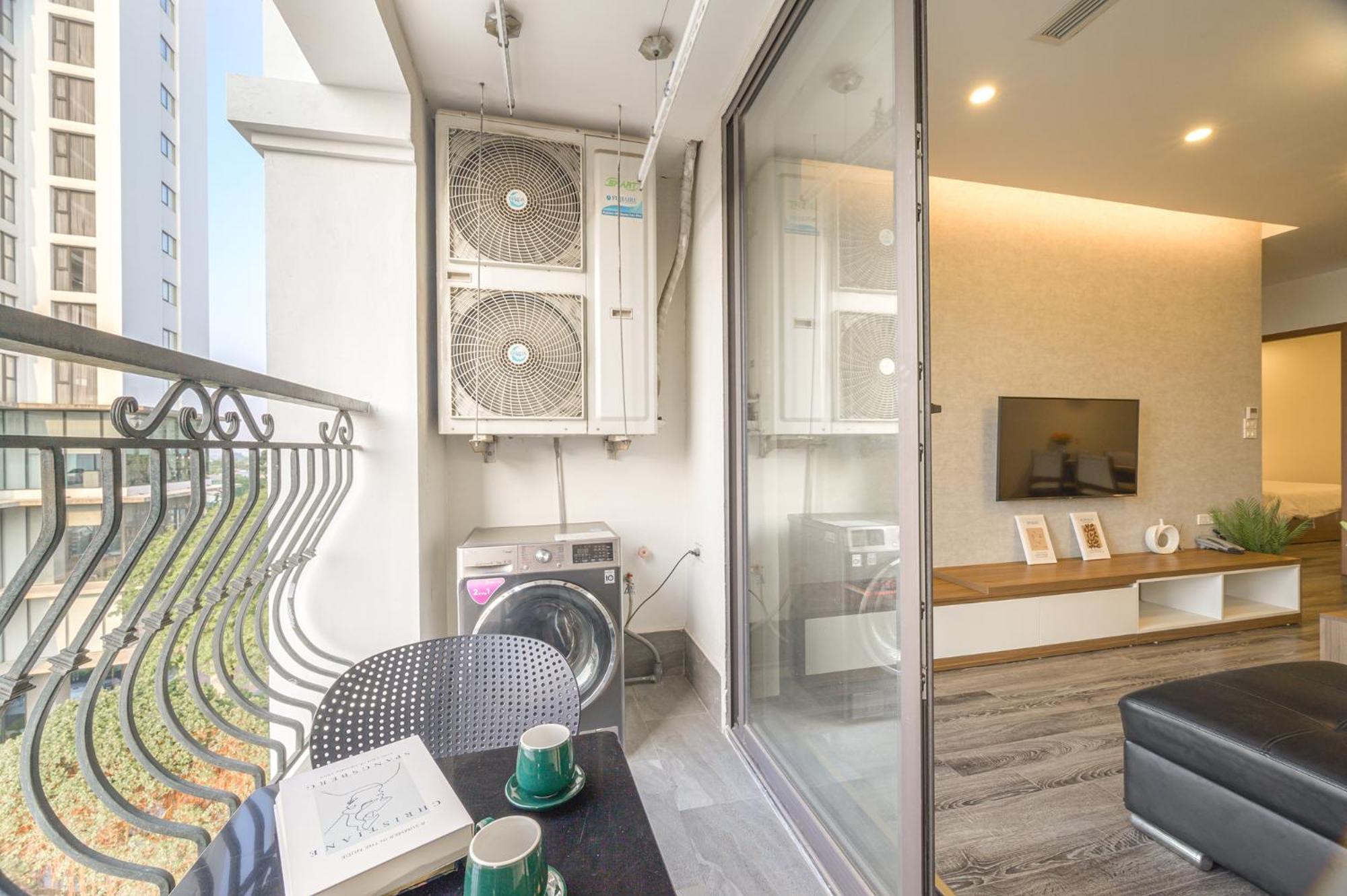 Luxe Paradise Suites Tay Ho Hanoi Exterior photo